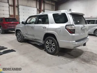 2018 Toyota 4Runner SR5 with VIN JTEBU5JR7J5551601, listed as a IAAI auction lot 41900697 with 68,057 mi miles. Bid and sale history available at carsss.com. Image 3.