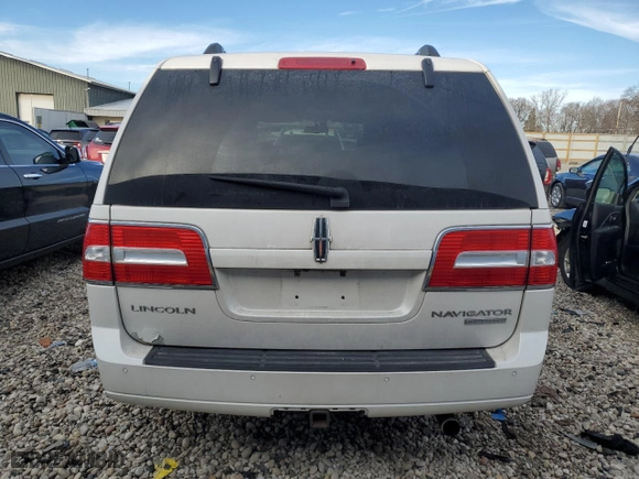 2011 Lincoln Navigator L with VIN 5LMJJ3J55BEJ06004, listed as a Copart auction lot 83788914 with 153,926 mi miles and Non Repairable. Bid and sale history available at carsss.com. Image 6.