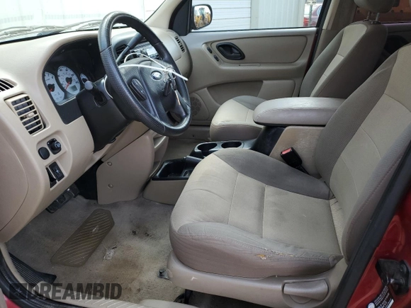 2004 Ford Escape XLS with VIN 1FMYU02144DA21005, listed as a Copart auction lot 45536325 with 189,661 mi miles and Salvage Title. Bid and sale history available at DreamBid. Image 7.