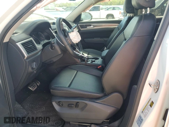 2019 Volkswagen Atlas SE z VIN 1V2XR2CA6KC608609, wystawiony jako Copart lot #50604625 z przebiegiem 56 778 mil mil oraz Szkoda całkowita • Salvage title. Historia ofert i sprzedaży dostępna na DreamBid. Obrazek 7.