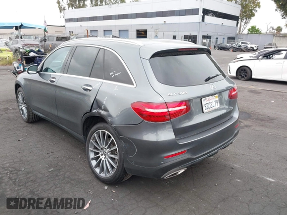 2018 Mercedes-Benz GLC 300 z VIN WDC0G4JB5JV045226, wystawiony jako IAAI lot #42420616 z przebiegiem 75 577 mil mil oraz . Historia ofert i sprzedaży dostępna na DreamBid. Obrazek 3.