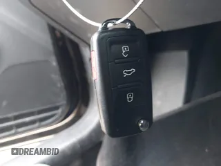 2015 Volkswagen Jetta SE с VIN 3VWD17AJ0FM268841, выставлен на аукционе IAAI как лот 42175788 с пробегом 110 465 миль миль и . История ставок и продаж доступна на DreamBid. Изображение 11.