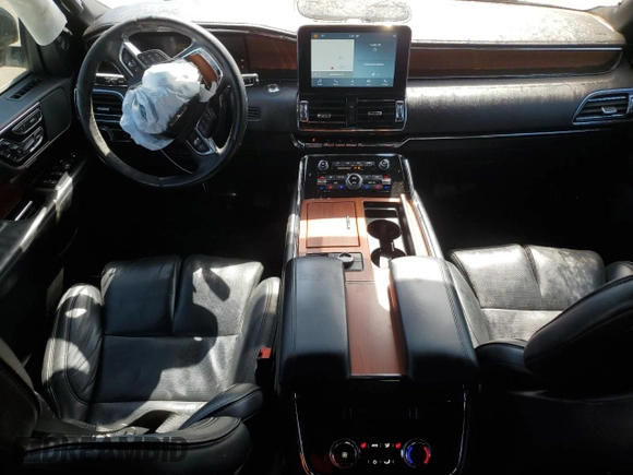 2018 Lincoln Navigator Select with VIN 5LMJJ3JT3JEL22480, listed as a Copart auction lot 51052065 with 96,120 mi miles and Salvage title. Bid and sale history available at DreamBid. Image 8.