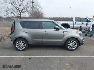 2019 Kia Soul + with VIN KNDJP3A55K7679656, listed as a IAAI auction lot 41804151 with 62,910 mi miles. Bid and sale history available at carsss.com. Image 13.