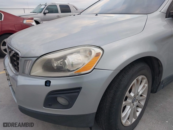 2010 Volvo XC60 3.0T with VIN YV4992DZ6A2067349, listed as a IAAI auction lot 42013873 with 311,554 mi miles. Bid and sale history available at carsss.com. Image 12.