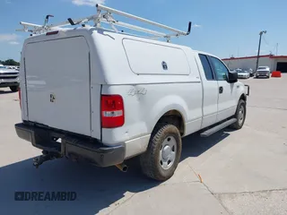 2008 Ford F-150 XLT z VIN 1FTPX14V48FB64463, wystawiony jako IAAI lot #42321225 z przebiegiem 225 958 mil mil oraz . Historia ofert i sprzedaży dostępna na DreamBid. Obrazek 4.