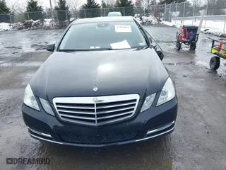 2013 Mercedes-Benz E-Class E 350 Luxury with VIN WDDHF5KB8DA729687, listed as a IAAI auction lot 41576021 with 133,062 mi miles. Bid and sale history available at carsss.com. Image 12.