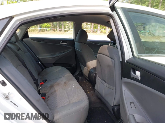 2014 Hyundai Sonata GLS with VIN 5NPEB4AC6EH812820, listed as a IAAI auction lot 42098470 with 172,035 mi miles and . Bid and sale history available at carsss.com. Image 8.