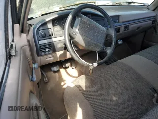 1994 Ford F-150 z VIN 1FTEX15N3RKB84136, wystawiony jako Copart lot #58248585 z przebiegiem 181 787 mil mil oraz Czysty tytuł • Clean title. Historia ofert i sprzedaży dostępna na DreamBid. Obrazek 8.