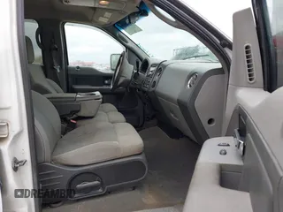 2007 Ford F-150 XLT z VIN 1FTRW14W27KD53977, wystawiony jako IAAI lot #41935006 z przebiegiem 163 444 mil mil oraz . Historia ofert i sprzedaży dostępna na DreamBid. Obrazek 5.