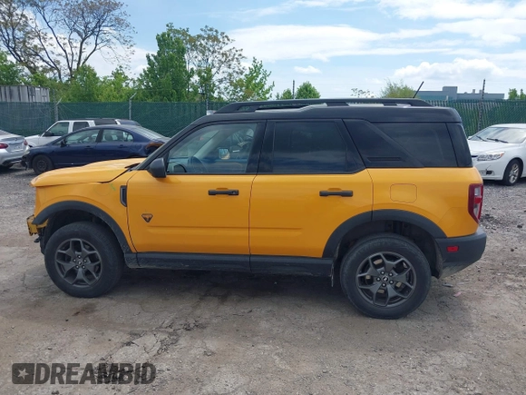 2021 Ford Bronco Sport Badlands z VIN 3FMCR9D90MRA33940, wystawiony jako IAAI lot #42183074 z przebiegiem 178 838 mil mil oraz . Historia ofert i sprzedaży dostępna na DreamBid. Obrazek 14.