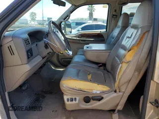2001 Ford Super Duty F-250 XL with VIN 1FTNW20S81EA81948, listed as a Copart auction lot 49008325 with 211,966 mi miles and Salvage Title. Bid and sale history available at carsss.com. Image 7.