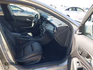 2015 Mercedes-Benz GLA 250 z VIN WDCTG4GB8FJ033607, wystawiony jako IAAI lot #41871488 z przebiegiem 53 161 mil mil oraz . Historia ofert i sprzedaży dostępna na DreamBid. Obrazek 5.