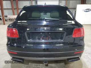 2018 Bentley Bentayga Signature z VIN SJAAC4ZV1JC023032, wystawiony jako Copart lot #46132645 z przebiegiem 36 821 mil mil oraz Szkody całkowita. Historia ofert i sprzedaży dostępna na DreamBid. Obrazek 6.