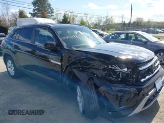 2020 Volkswagen Atlas S with VIN 1V2GC2CA7LC232294, listed as a IAAI auction lot 42048828 with 51,194 mi miles and . Bid and sale history available at DreamBid. Image 1.