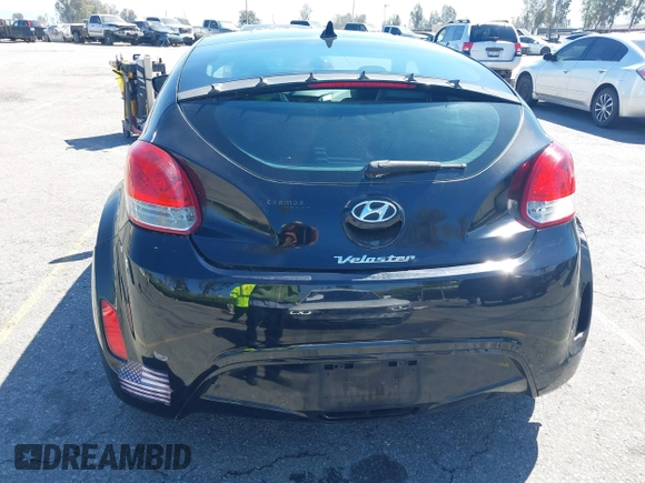 2013 Hyundai Veloster w/Black Int z VIN KMHTC6AD7DU173310, wystawiony jako IAAI lot #41881799 z przebiegiem 147 034 mil mil oraz . Historia ofert i sprzedaży dostępna na DreamBid. Obrazek 17.