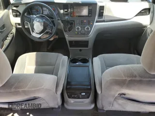 2018 Toyota Sienna LE Auto Access Seat with VIN 5TDKZ3DC4JS920443, listed as a Copart auction lot 58935935 with 128,045 mi miles and Salvage title. Bid and sale history available at DreamBid. Image 8.