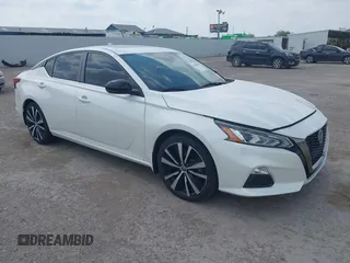 2020 Nissan Altima SR z VIN 1N4BL4CV8LC275140, wystawiony jako IAAI lot #42050885 z przebiegiem 61 198 mil mil oraz . Historia ofert i sprzedaży dostępna na DreamBid. Obrazek 1.