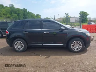 2012 Lincoln MKX z VIN 2LMDJ8JK8CBL17752, wystawiony jako IAAI lot #42430515 z przebiegiem 220 452 mil mil oraz . Historia ofert i sprzedaży dostępna na DreamBid. Obrazek 13.