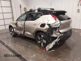 2023 Volvo XC40 Ultimate with VIN YV4ED3UM1P2023016, listed as a IAAI auction lot 42190298 with 22,862 mi miles and . Bid and sale history available at DreamBid. Image 3.