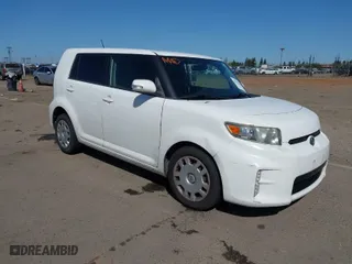 2013 Scion xB with VIN JTLZE4FEXDJ037953, listed as a IAAI auction lot 42002490 with 106,206 mi miles. Bid and sale history available at carsss.com. Image 1.