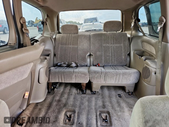 2000 Toyota Sienna LE with VIN 4T3ZF13C2YU218417, listed as a Copart auction lot 63328035 with 263,439 mi miles and Salvage title. Bid and sale history available at DreamBid. Image 10.
