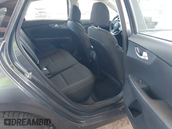 2021 Kia Forte LXS z VIN 3KPF24AD7ME294409, wystawiony jako IAAI lot #42124606 z przebiegiem 91 567 mil mil oraz . Historia ofert i sprzedaży dostępna na DreamBid. Obrazek 8.