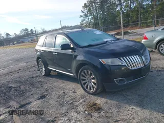 2011 Lincoln MKX with VIN 2LMDJ8JK1BBJ08254, listed as a IAAI auction lot 41585084 with 175,054 mi miles. Bid and sale history available at carsss.com. Image 1.