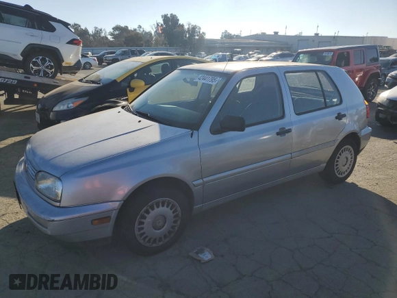 1998 Volkswagen Golf z VIN 3VWFA81H8WM251233, wystawiony jako Copart lot #42441795 z przebiegiem 122 969 mil mil oraz Czysty tytuł • Clean title. Historia ofert i sprzedaży dostępna na DreamBid. Obrazek 1.