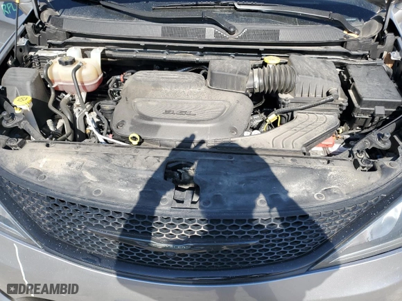 2020 Chrysler Pacifica Touring with VIN 2C4RC1FG7LR146477, listed as a Copart auction lot 48309615 with 112,563 mi miles and Salvage Title. Bid and sale history available at carsss.com. Image 12.