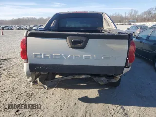 2004 Chevrolet Avalanche Z71 z VIN 3GNEK12T14G106141, wystawiony jako Copart lot #47106305 z przebiegiem 345 746 mil mil oraz Szkody całkowita. Historia ofert i sprzedaży dostępna na DreamBid. Obrazek 6.