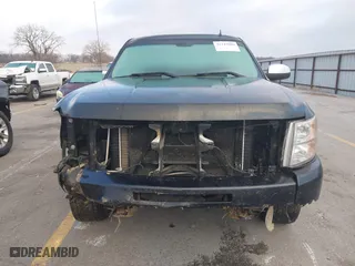 2009 Chevrolet Silverado 1500 LTZ with VIN 3GCEK33329G138137, listed as a IAAI auction lot 41145088 with 207,522 mi miles. Bid and sale history available at carsss.com. Image 13.