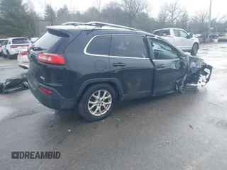 2016 Jeep Cherokee Latitude z VIN 1C4PJMCBXGW367253, wystawiony jako IAAI lot #41719061 z przebiegiem 140 369 mil mil oraz . Historia ofert i sprzedaży dostępna na DreamBid. Obrazek 4.