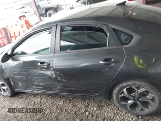 2021 Kia Forte LXS z VIN 3KPF24AD6ME323317, wystawiony jako IAAI lot #42110865 z przebiegiem 86 134 mil mil oraz . Historia ofert i sprzedaży dostępna na DreamBid. Obrazek 15.