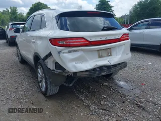 2017 Lincoln MKC Select с VIN 5LMCJ2C98HUL47749, выставлен на аукционе IAAI как лот 42515468 с пробегом 147 459 миль миль и . История ставок и продаж доступна на DreamBid. Изображение 6.