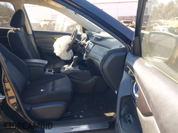 2019 Nissan Rogue SV with VIN JN8AT2MT9KW261269, listed as a IAAI auction lot 41699970 with 37,872 mi miles and . Bid and sale history available at DreamBid. Image 5.