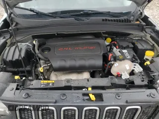 2017 Jeep Renegade Latitude with VIN ZACCJABB3HPF68585, listed as a Copart auction lot 47845205 with 136,476 mi miles and Clean Title. Bid and sale history available at carsss.com. Image 12.