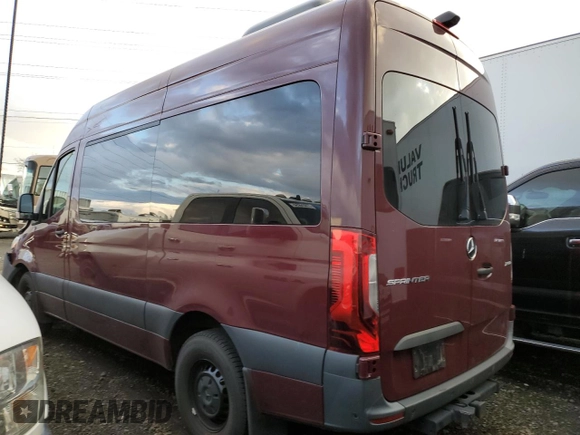 2022 Mercedes-Benz Sprinter with VIN W1Z4DFHY9NT090071, listed as a Copart auction lot 80545164 with 32,695 mi miles and Salvage Title. Bid and sale history available at DreamBid. Image 2.