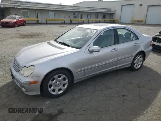 2005 Mercedes-Benz C 320 with VIN WDBRF64J75F581799, listed as a Copart auction lot 75458214 with 136,432 mi miles and Clean Title. Bid and sale history available at DreamBid. Image 1.