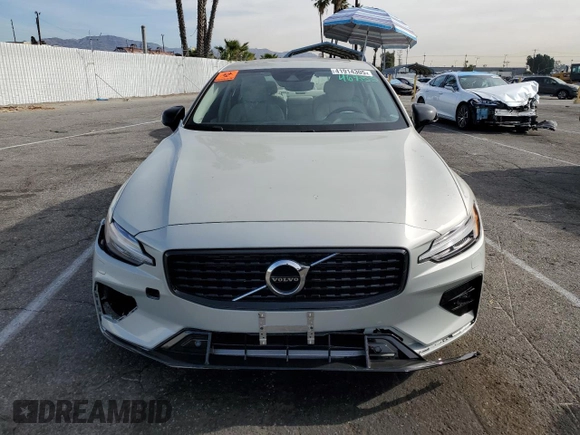 2022 Volvo S60 Momentum with VIN 7JRL12TZ1NG162669, listed as a Copart auction lot 41914305 with 3,642 mi miles and Salvage Title. Bid and sale history available at carsss.com. Image 5.