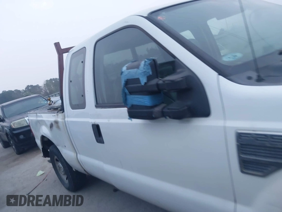 2008 Ford Super Duty F-250 SRW XL with VIN 1FTNX20568ED66942, listed as a IAAI auction lot 41809065 with 270,424 mi miles. Bid and sale history available at carsss.com. Image 13.