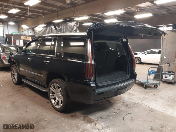 2018 Cadillac Escalade Luxury with VIN 1GYS4BKJ6JR162043, listed as a IAAI auction lot 39095150 with 68,407 mi miles. Bid and sale history available at carsss.com. Image 3.