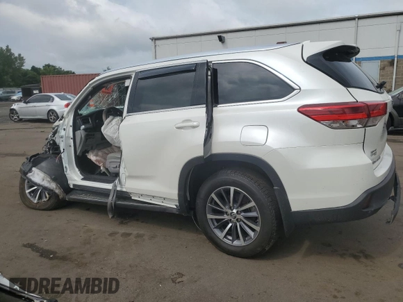 2018 Toyota Highlander SE с VIN 5TDJZRFH1JS884086, выставлен на аукционе Copart как лот 58822095 с пробегом Не указан миль и На запчасти • Non repairable. История ставок и продаж доступна на DreamBid. Изображение 2.