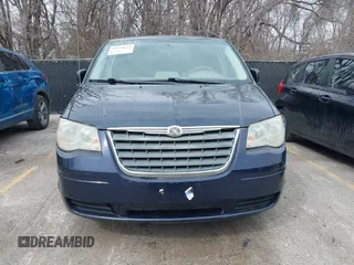 2008 Chrysler Town & Country LX with VIN 2A8HR44H68R743840, listed as a IAAI auction lot 41829643 with 183,696 mi miles. Bid and sale history available at carsss.com. Image 6.