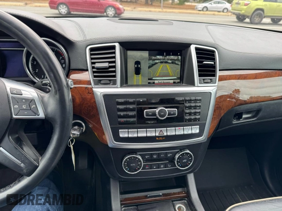 2014 Mercedes-Benz M 550 with VIN 4JGDA7DB5EA423124, listed as a Copart auction lot 53713385 with 215,650 mi miles and Clean Title. Bid and sale history available at carsss.com. Image 10.
