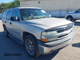 2004 Chevrolet Tahoe LS with VIN 1GNEC13V44R124128, listed as a IAAI auction lot 41871943 with 174,526 mi miles. Bid and sale history available at carsss.com. Image 1.