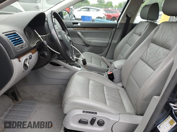2005 Volkswagen Jetta 2.5L с VIN 3VWDF71K65M607420, выставлен на аукционе Copart как лот 59906585 с пробегом 136 949 миль миль и Списание • Salvage title. История ставок и продаж доступна на DreamBid. Изображение 7.