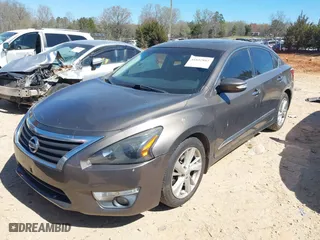 2015 Nissan Altima 2.5 with VIN 1N4AL3AP8FC109277, listed as a IAAI auction lot 41852885 with 179,288 mi miles. Bid and sale history available at carsss.com. Image 2.