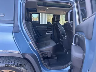 2020 Land Rover Defender SE z VIN SALEPEEU6L2017266, wystawiony jako IAAI lot #42120066 z przebiegiem 117 429 mil mil oraz . Historia ofert i sprzedaży dostępna na DreamBid. Obrazek 8.