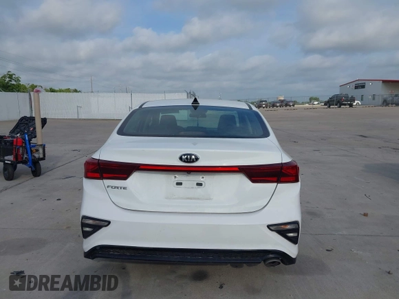 2021 Kia Forte LXS z VIN 3KPF24AD1ME315531, wystawiony jako IAAI lot #42286920 z przebiegiem 88 727 mil mil oraz . Historia ofert i sprzedaży dostępna na DreamBid. Obrazek 16.